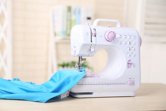 Automatische Taschenhemd Nähmaschine für den Haushalt mit CE UFR-705 DC 6V/1200mA Ausgang
